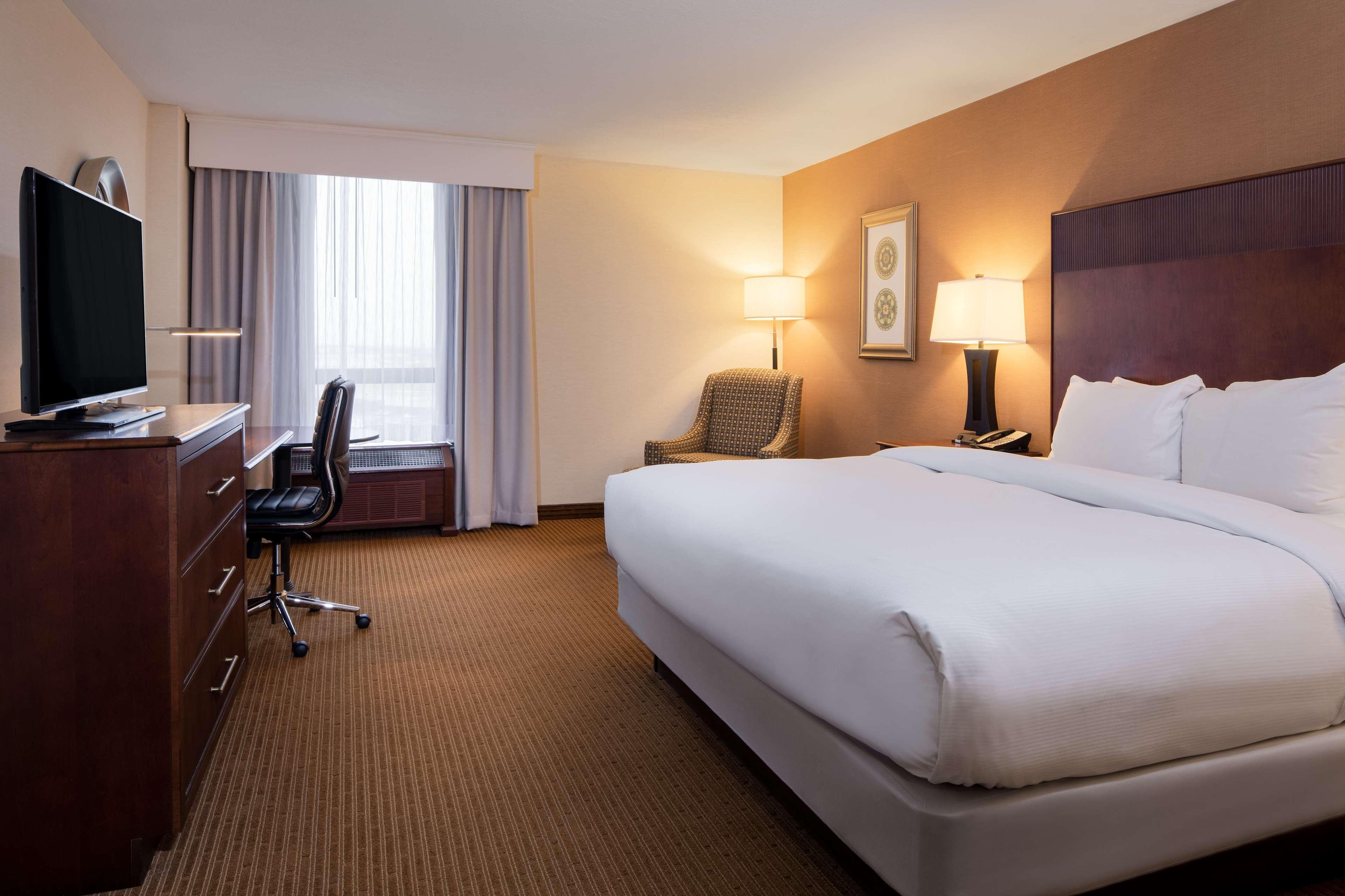 Hotel Doubletree By Hilton Airport 4*