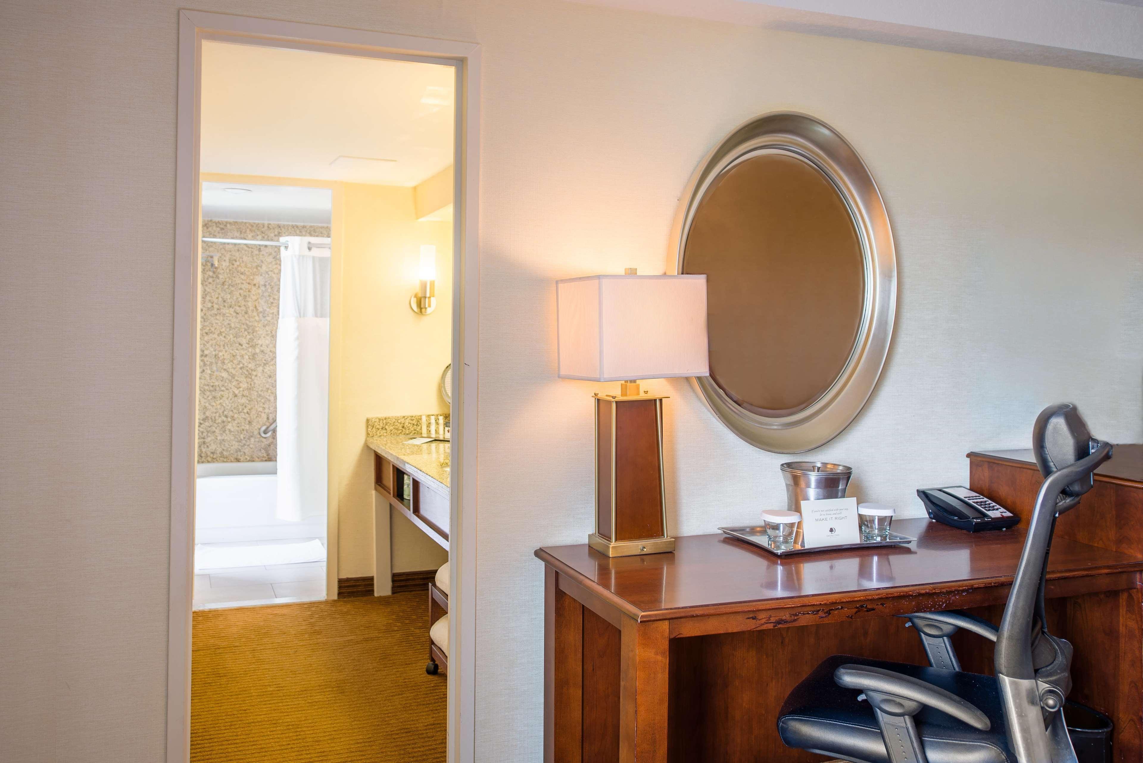 Doubletree By Hilton Airport Hotel Philadelphia