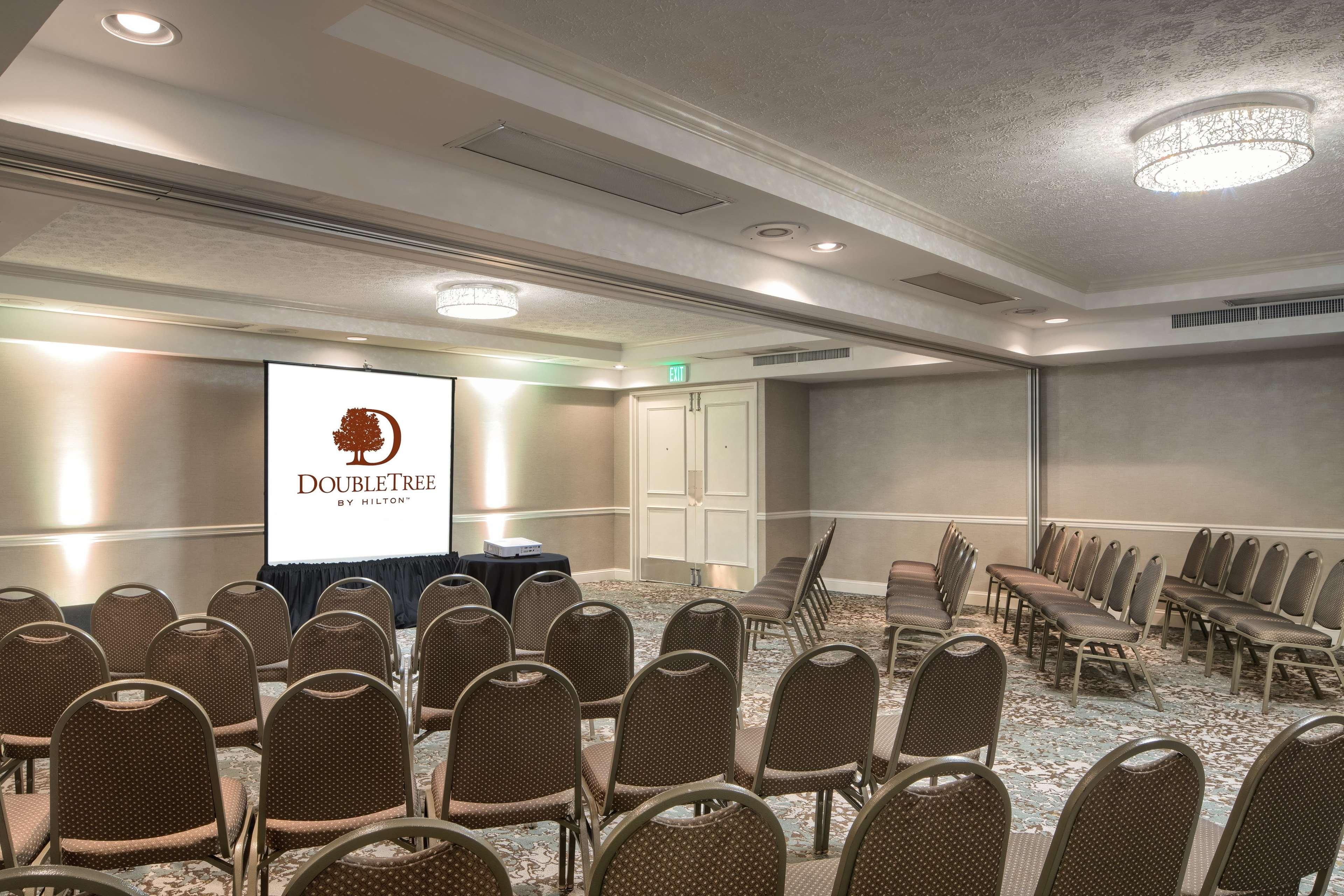 Doubletree By Hilton Airport 4*