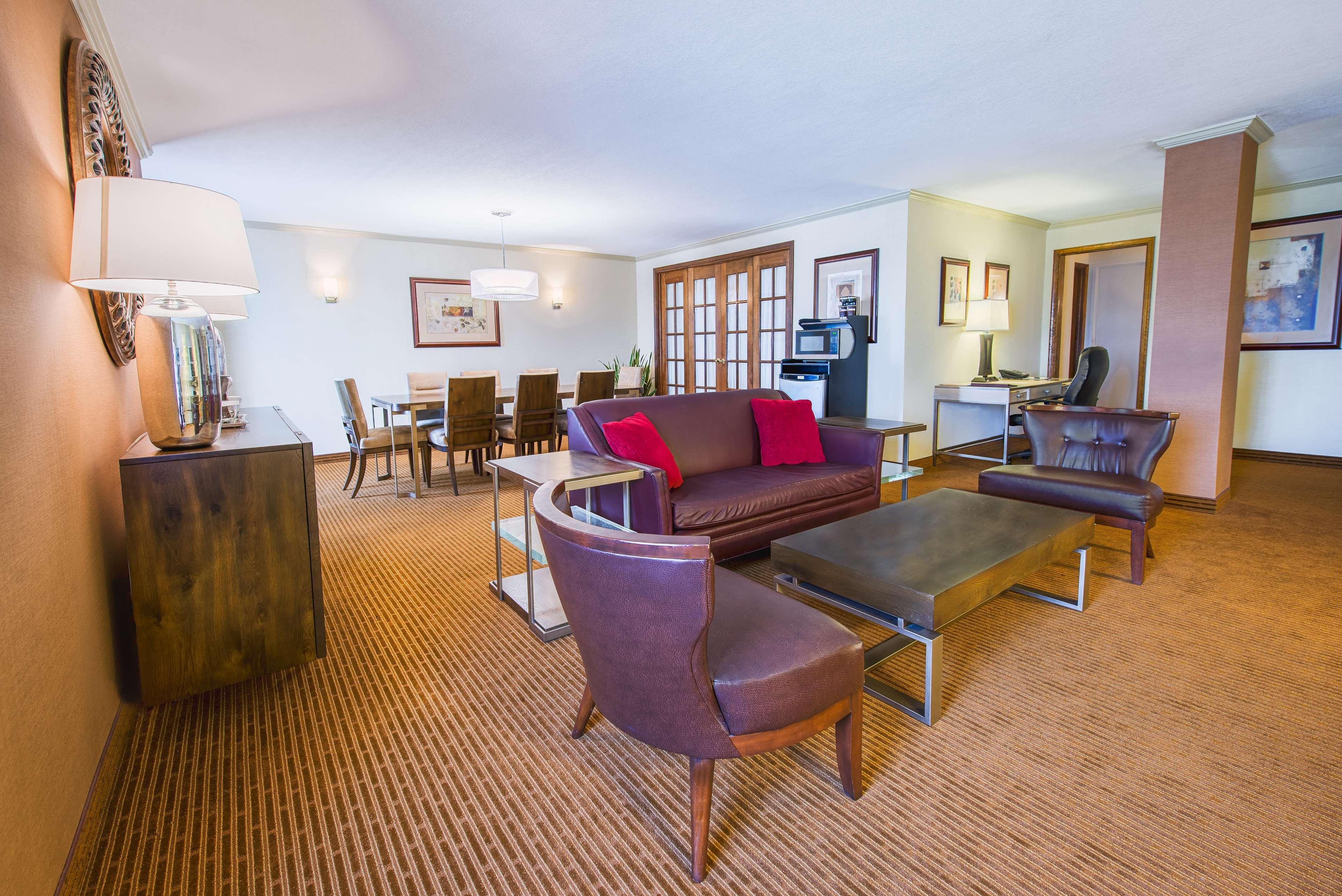 Hotel Doubletree By Hilton Airport 4*