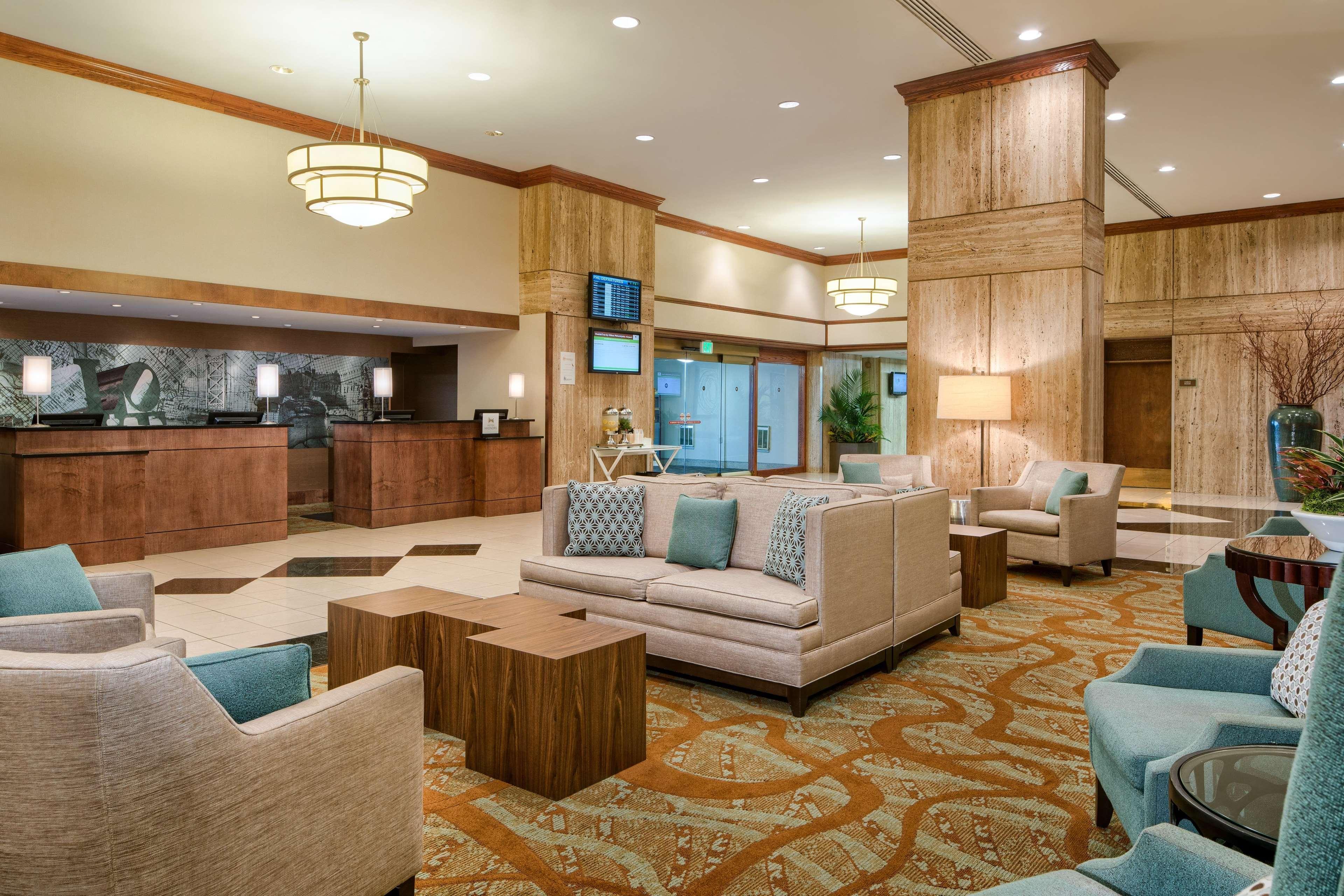 Doubletree By Hilton Airport 4*
