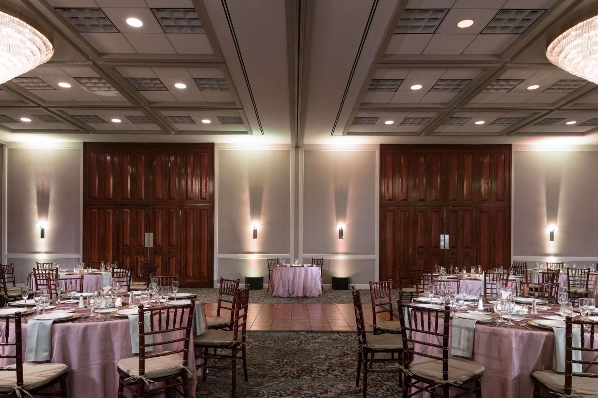 Doubletree By Hilton Airport Hotel