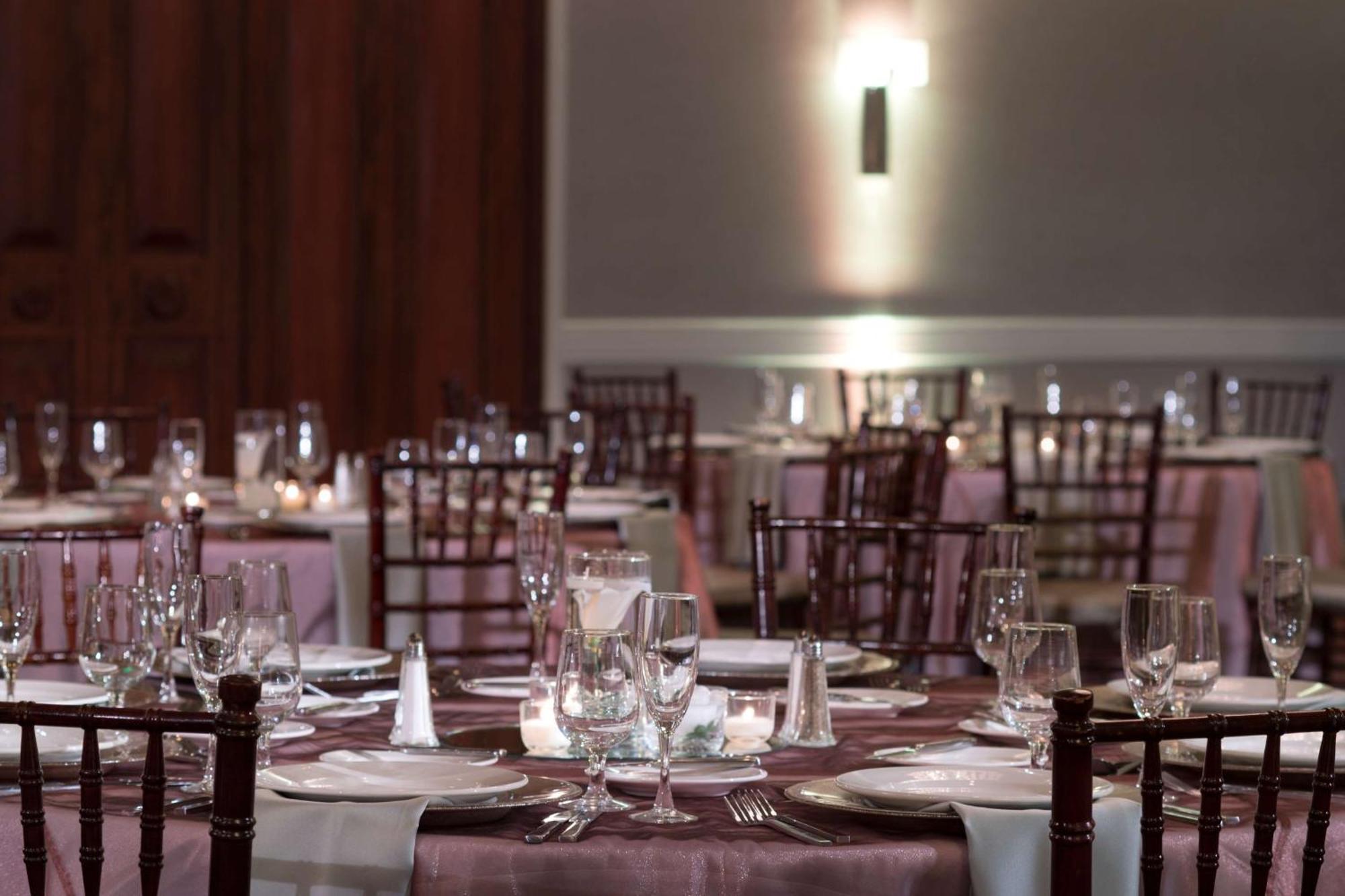 Doubletree By Hilton Airport Hotel Philadelphia
