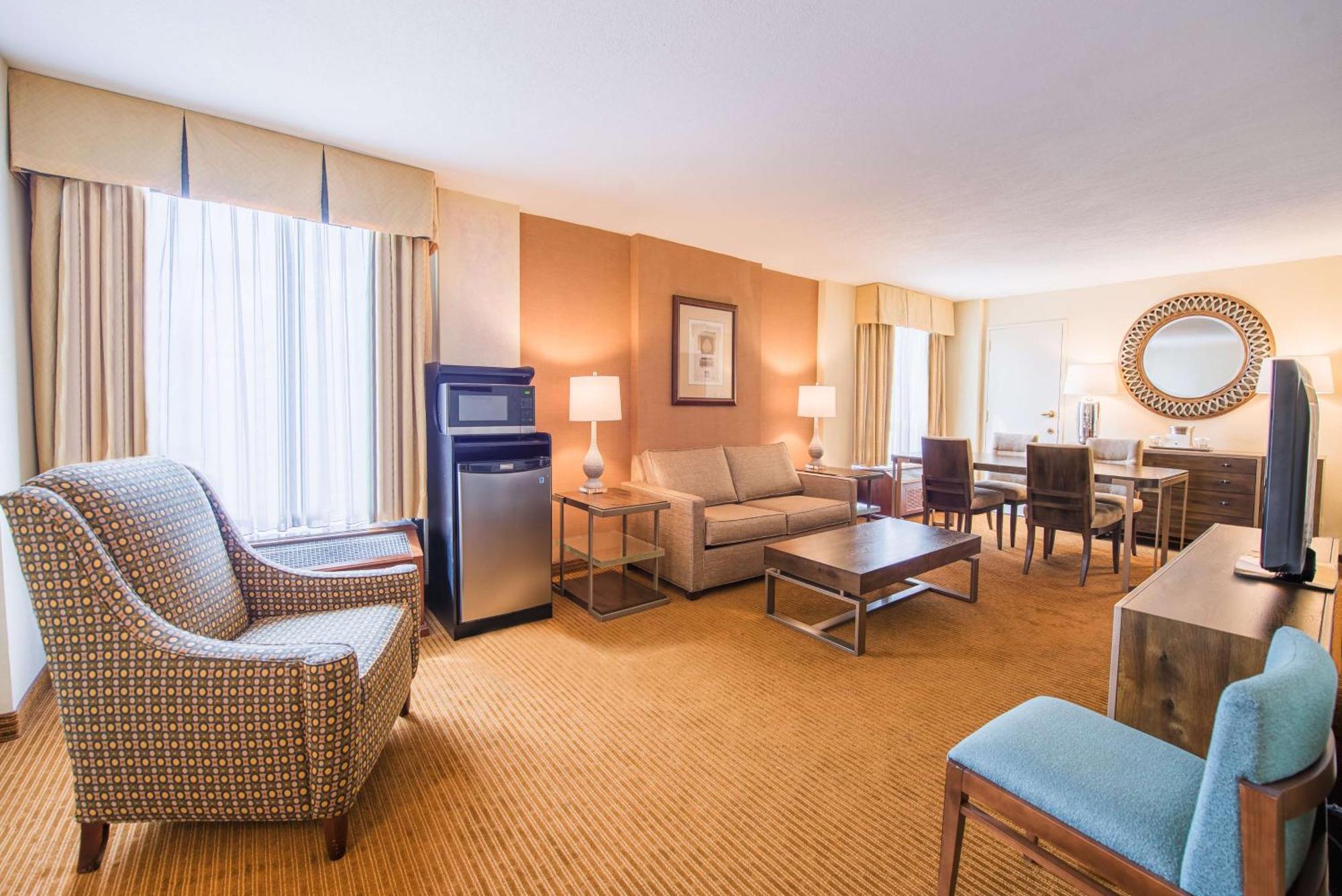 Doubletree By Hilton Airport 4*