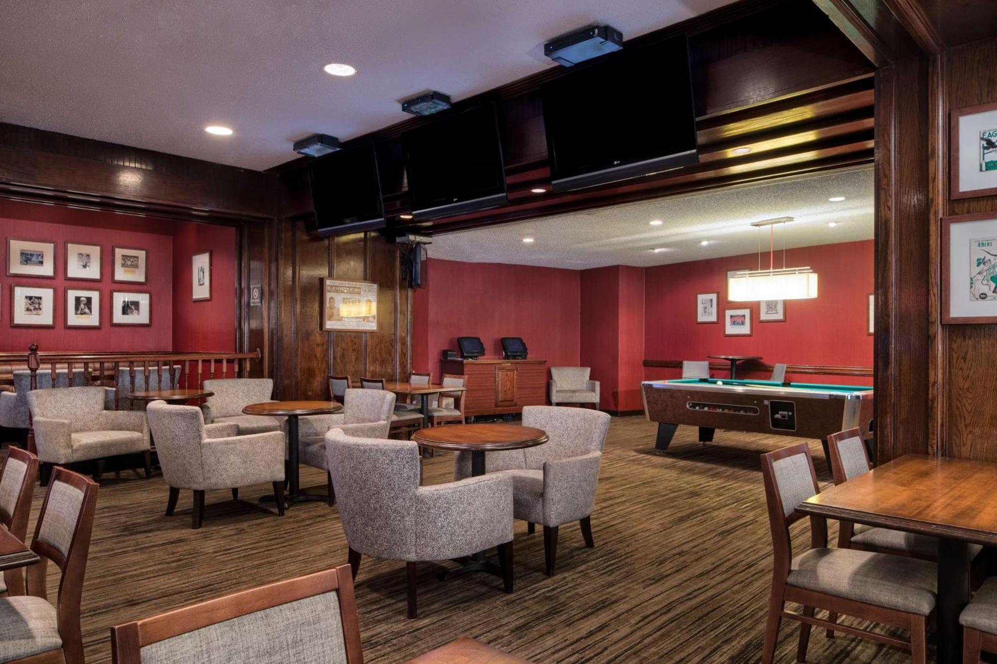 Doubletree By Hilton Airport 4*