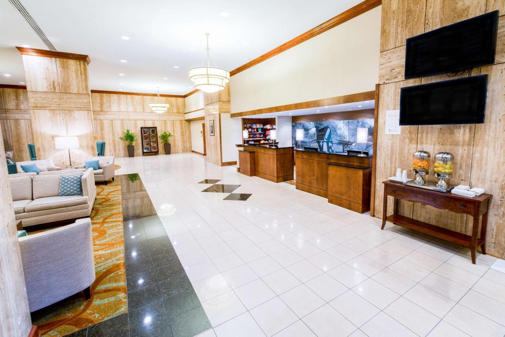 Doubletree By Hilton Airport 4*